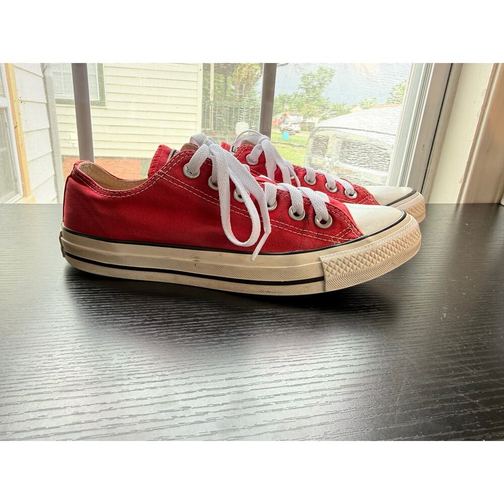 Converse Chuck Taylor All Star Low Top Red Canvas Sneakers Women’s 8 Men’s 6